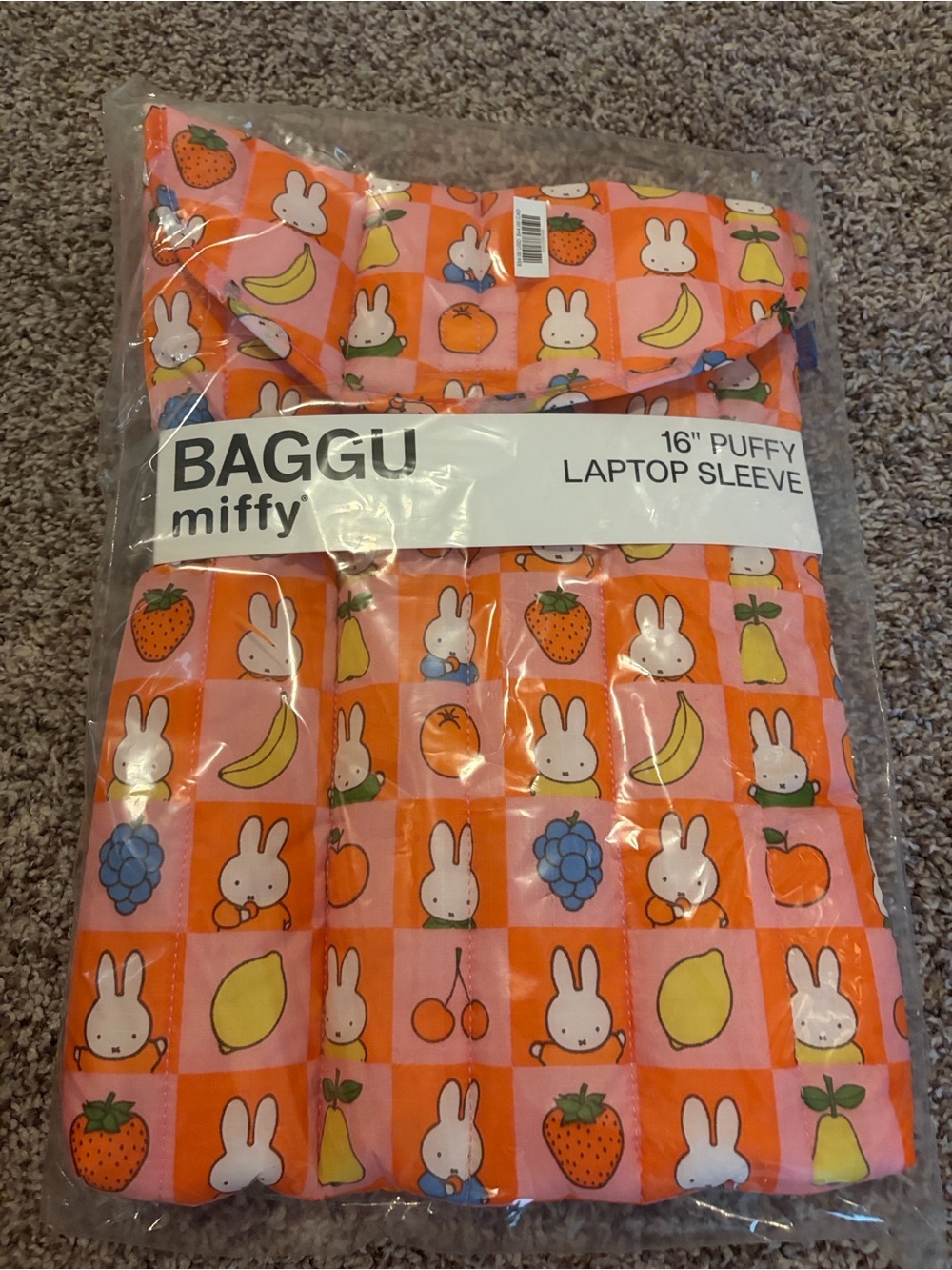 BAGGU X Miffy 16” laptop puffy sleeve